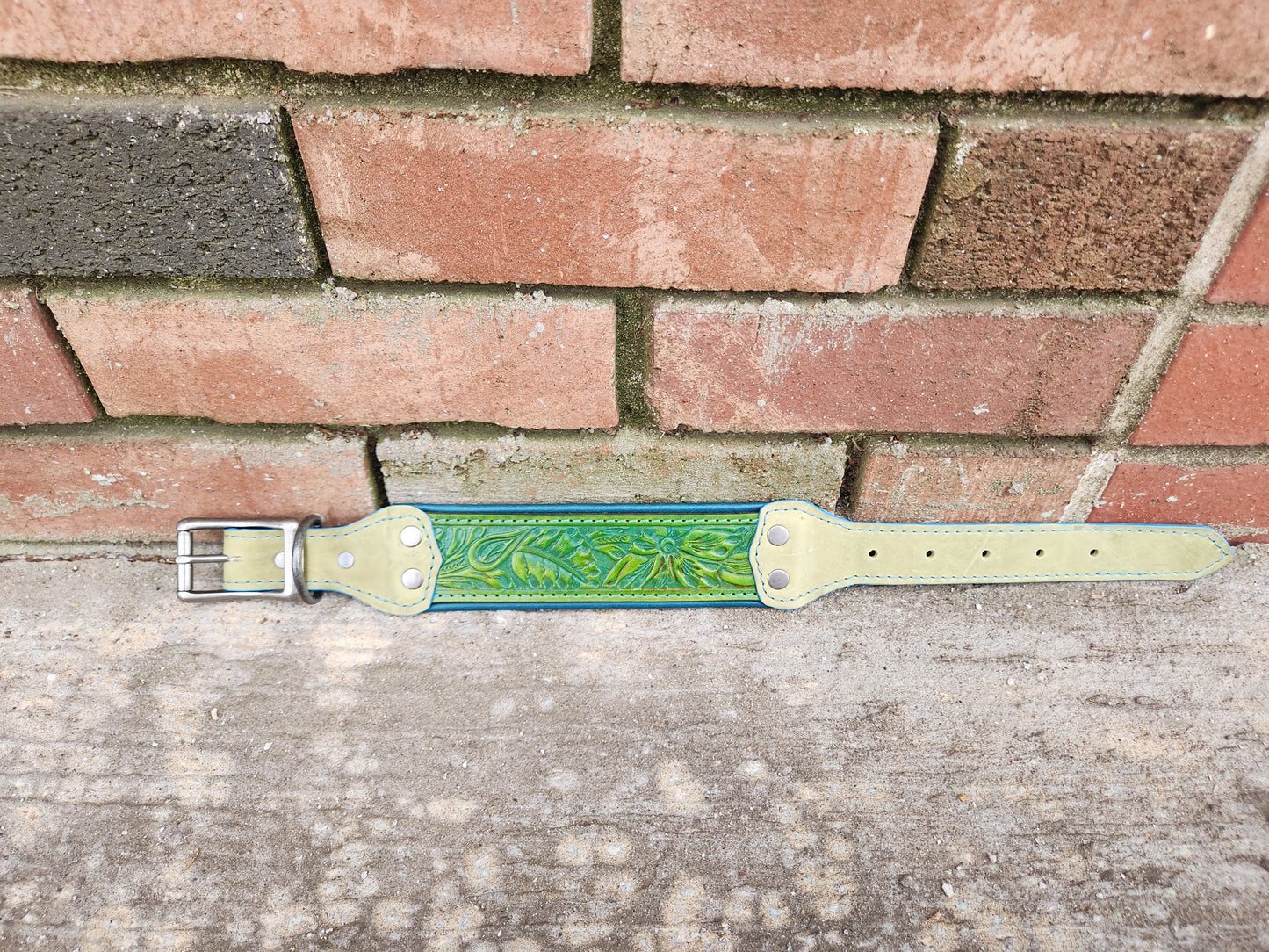 Green and Teal Leaf Collar