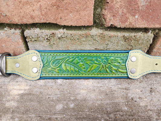 Green and Teal Leaf Collar