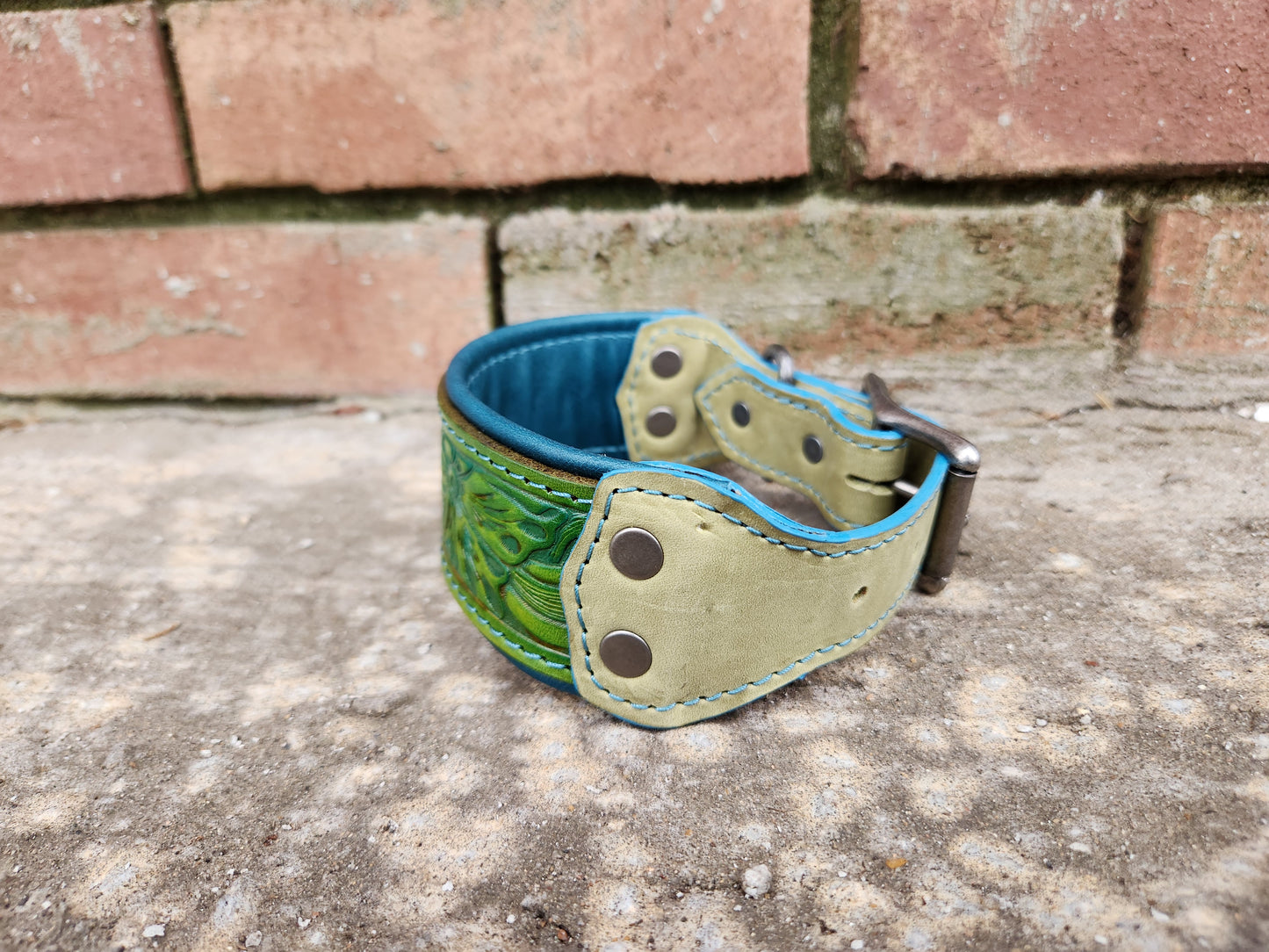 Green and Teal Leaf Collar