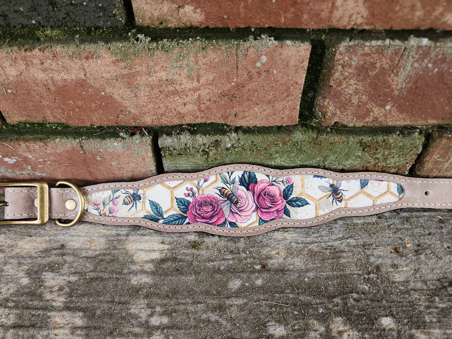 Custom Bee Leather Collar