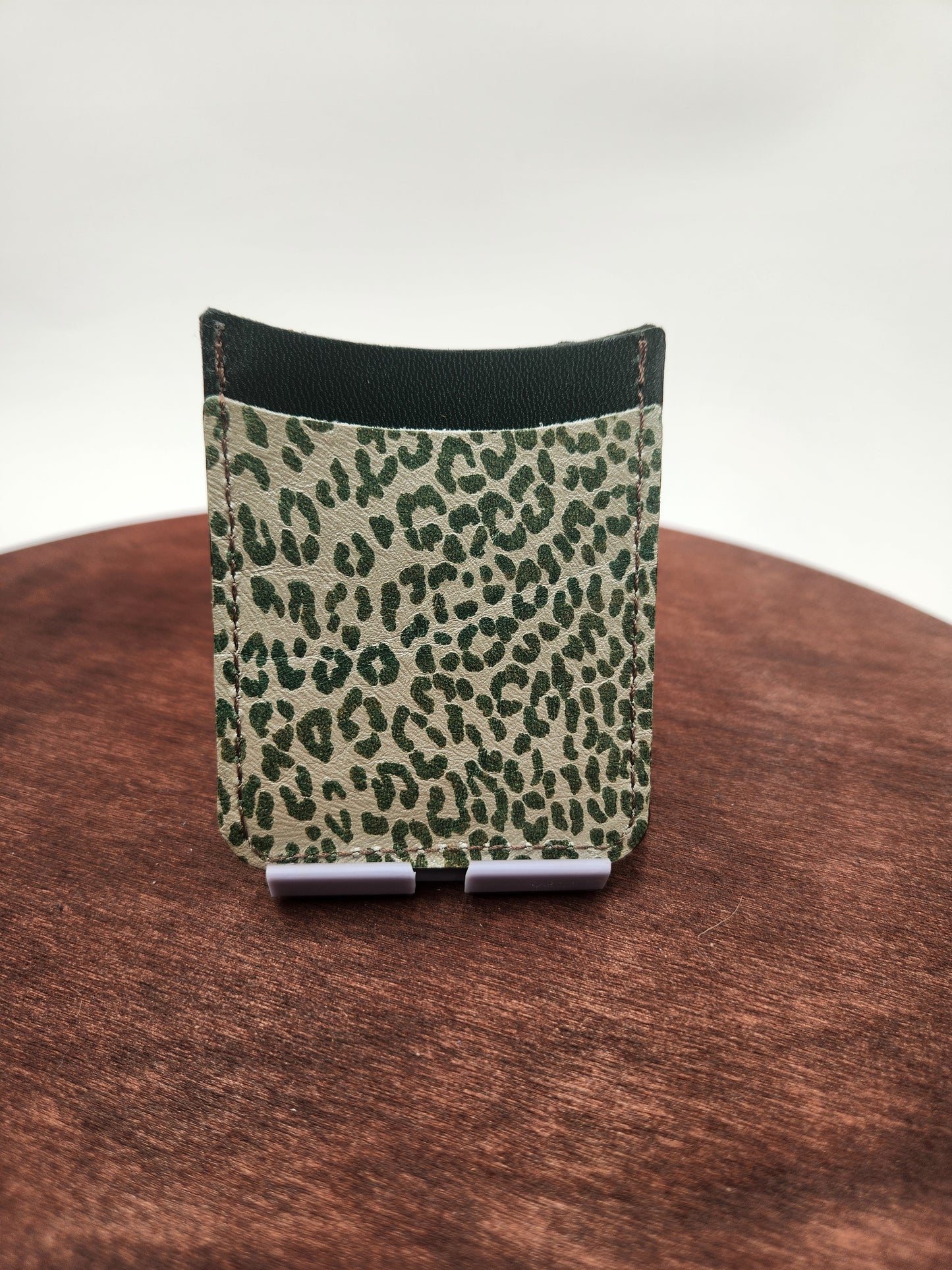 Vertical Leather Card Wallet – Dark Green & Green Leopard Print