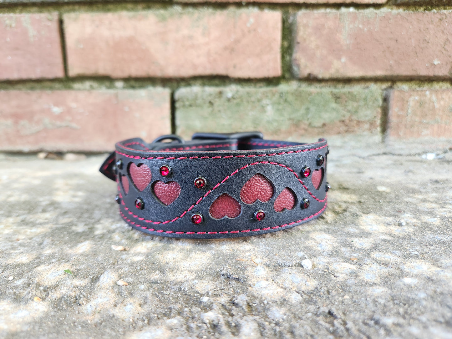 10.5-14.5in Hearts Collar