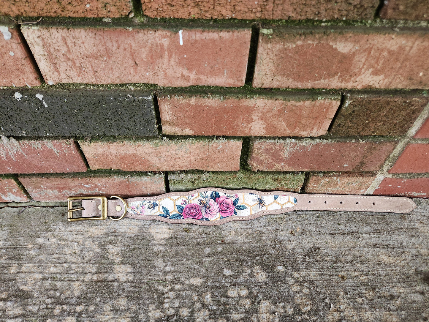 Custom Bee Leather Collar